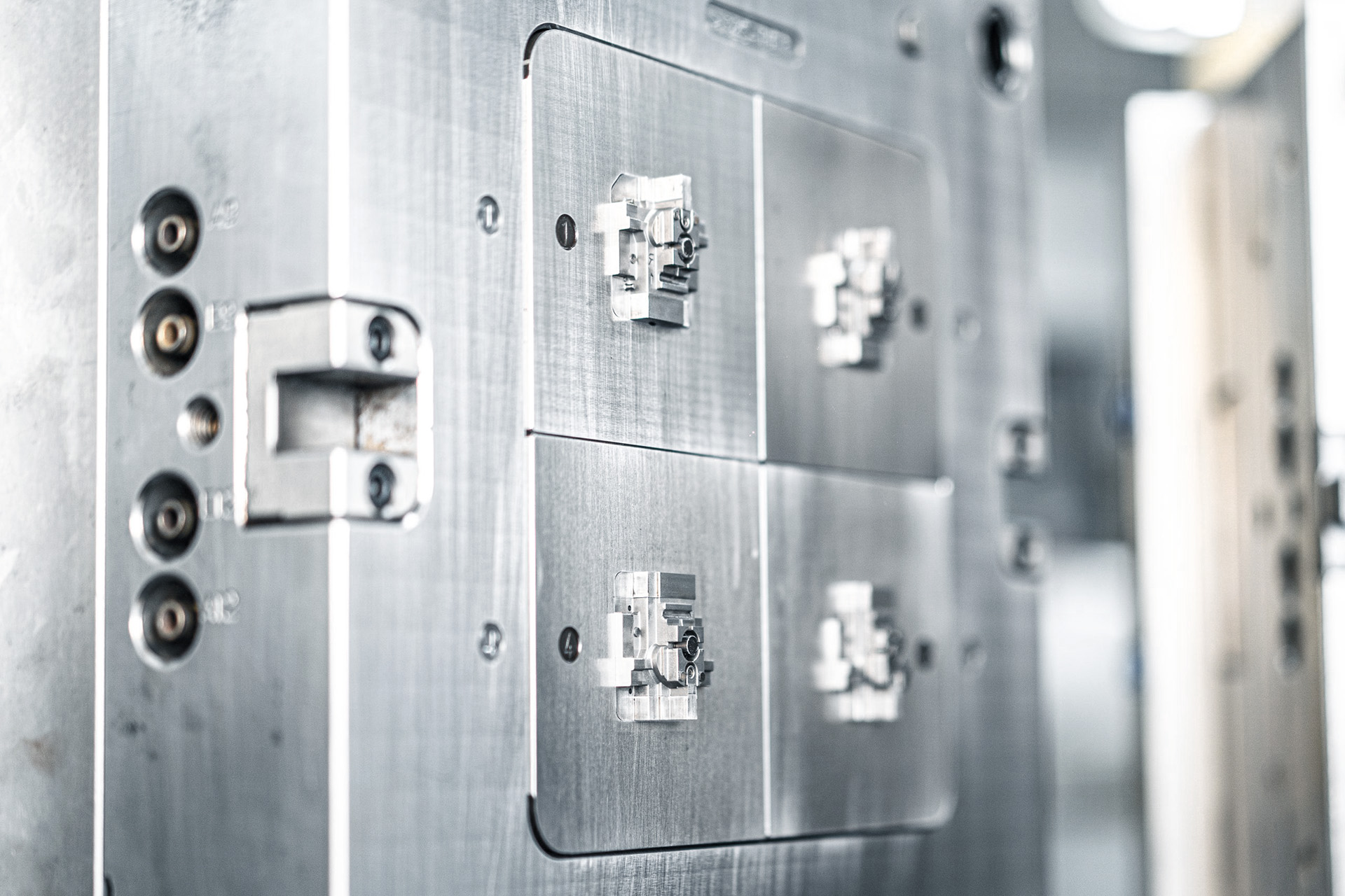 CNC-Fräsen & CNC-Drehen in Berlin und Brandenburg - Motzener Kunststoffe - Werkzeugbau